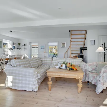 Vakantiehuis Four-bedroom In Hesselager
