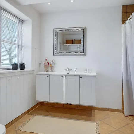 Vakantiehuis Four-bedroom In Hesselager